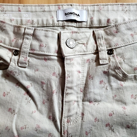 Sonoma Cream Denim Midrise Womens Rolled Shorts, Size 10, Floral 4" rise - Picture 4 of 6